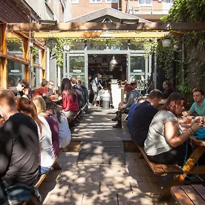 St Christophers At The Winston , Amsterdam Holland